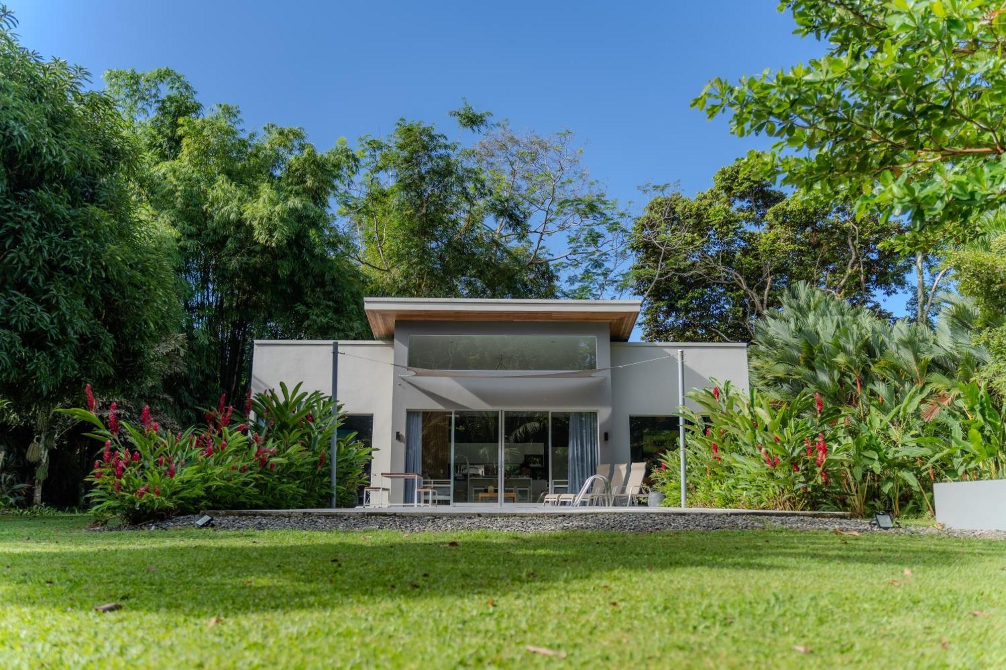 Lilan Nature, Modern House N°1, Private Swimming Pool. Cahuita Eksteriør billede